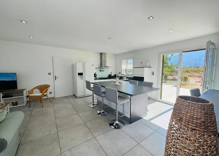 Pietralba - Piscine Privee & Vue Montagne - Proche Calvi Semesterbostad